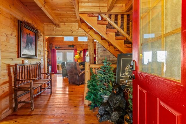 582 Sahkanaga Drive, Murphy, NC 28906