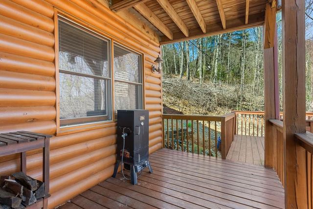582 Sahkanaga Drive, Murphy, NC 28906