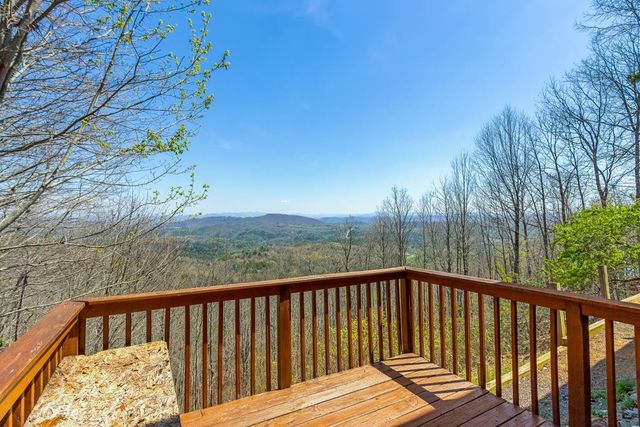 582 Sahkanaga Drive, Murphy, NC 28906
