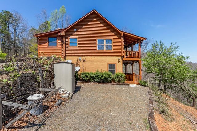 582 Sahkanaga Drive, Murphy, NC 28906