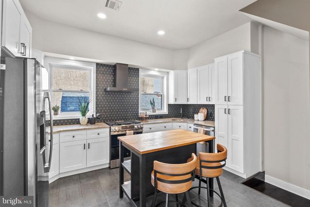 2548 CORAL ST, Philadelphia, PA 19125