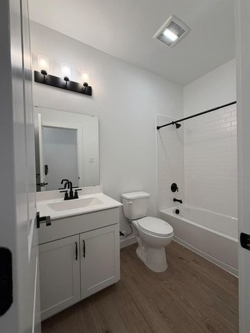 4819 Legends Bay Drive, Baytown, TX 77523