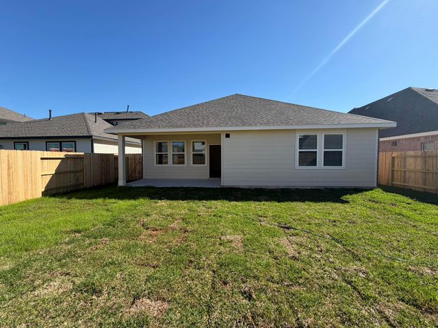 4819 Legends Bay Drive, Baytown, TX 77523