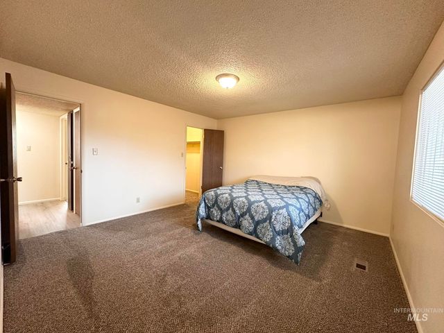 551 Park Meadows Cir, Twin Falls, ID 83301