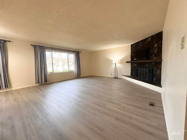 551 Park Meadows Cir, Twin Falls, ID 83301