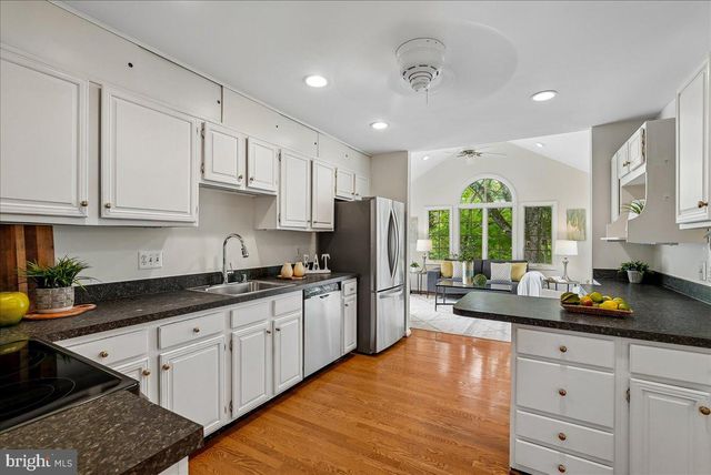 4821 KING SOLOMON DR, Annandale, VA 22003
