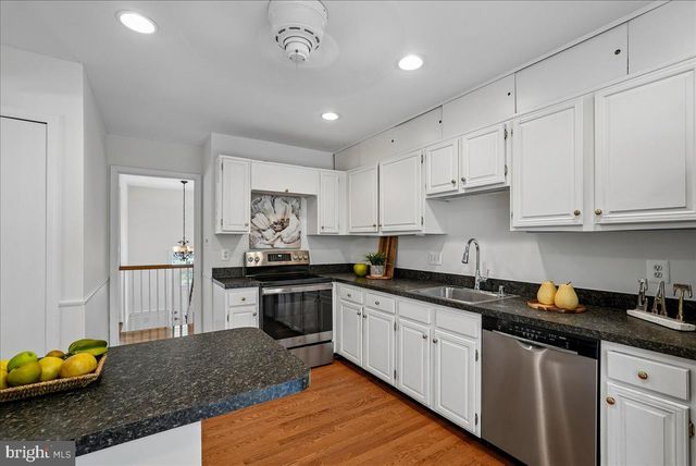 4821 KING SOLOMON DR, Annandale, VA 22003