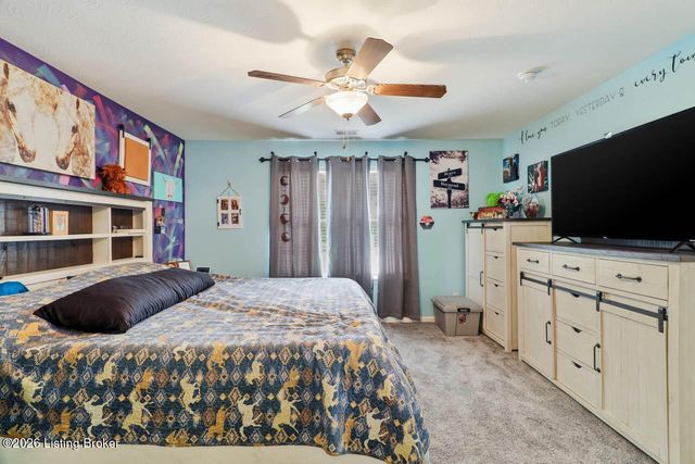 5528 Village Ln, Memphis, IN 47143