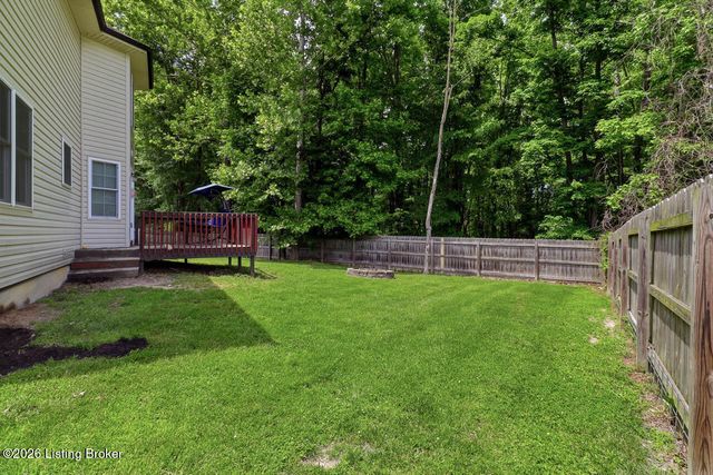 5528 Village Ln, Memphis, IN 47143