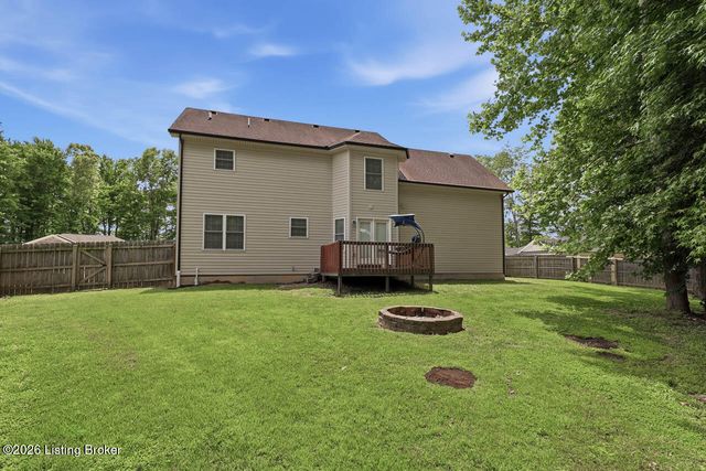 5528 Village Ln, Memphis, IN 47143