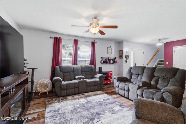 5528 Village Ln, Memphis, IN 47143