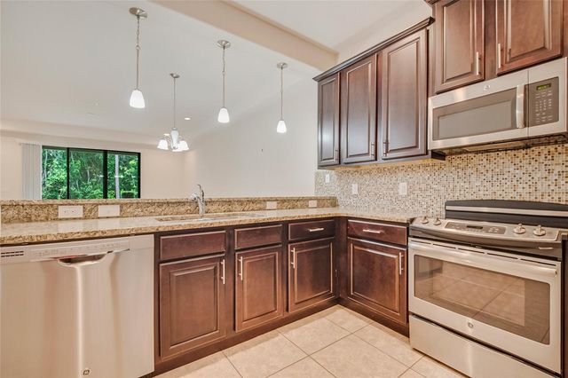 8221 ROSEVILLE ROAD, Davenport, FL 33896