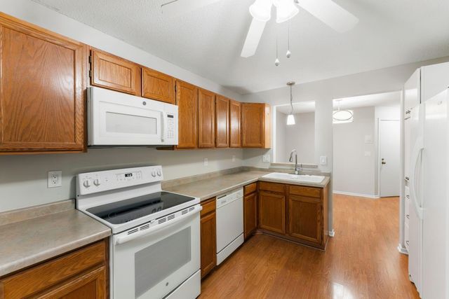 10924 Rhode Island Avenue S, Bloomington, MN 55438