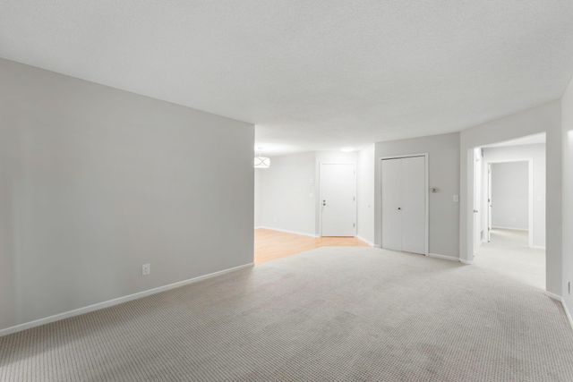10924 Rhode Island Avenue S, Bloomington, MN 55438