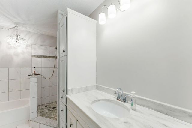10924 Rhode Island Avenue S, Bloomington, MN 55438