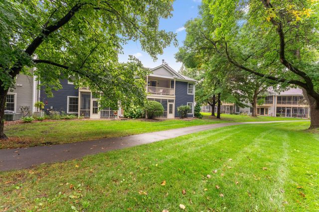 10924 Rhode Island Avenue S, Bloomington, MN 55438