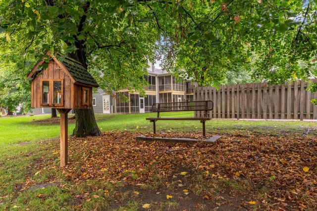 10924 Rhode Island Avenue S, Bloomington, MN 55438
