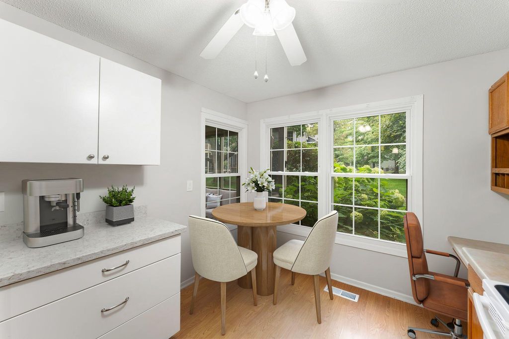 10924 Rhode Island Avenue S, Bloomington, MN 55438 — photo 4