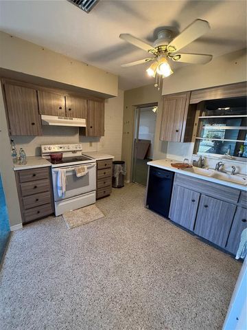 6160 30TH AVENUE N, St Petersburg, FL 33710