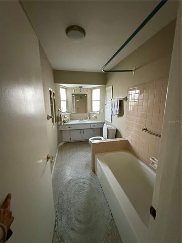 6160 30TH AVENUE N, St Petersburg, FL 33710