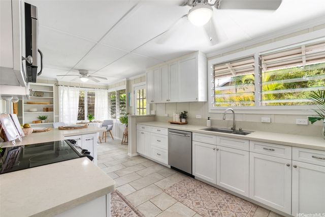 142C Maluniu Avenue, Kailua, HI 96734