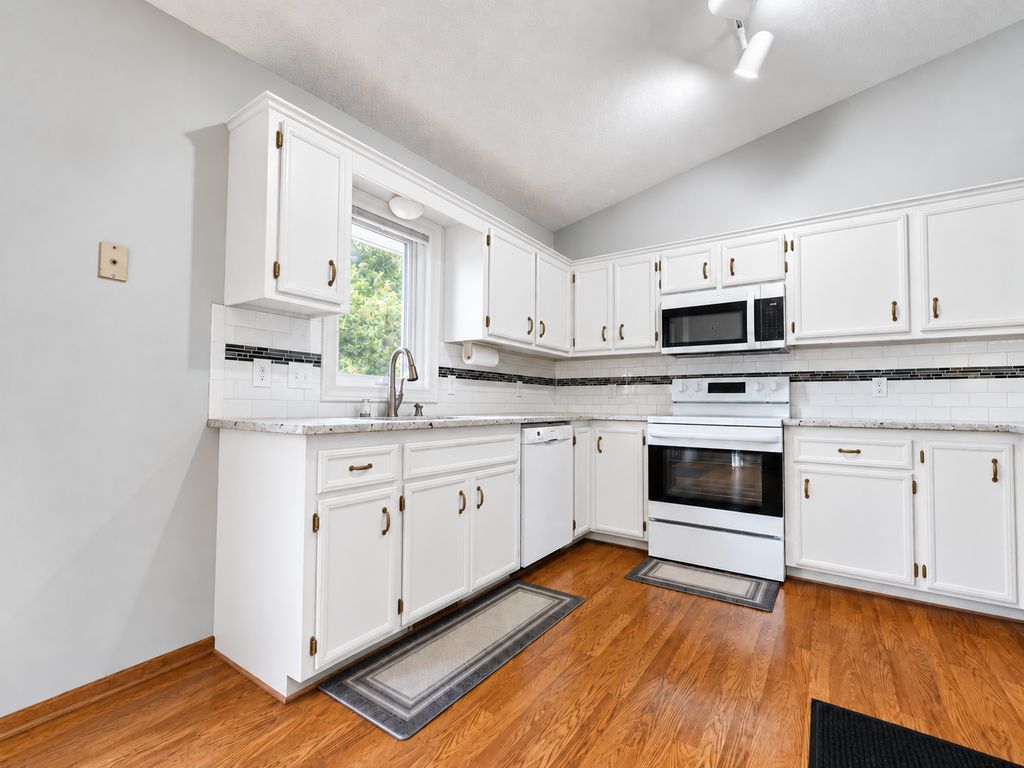 7005 Jocelyn Avenue S, Cottage Grove, MN 55016 — photo 4