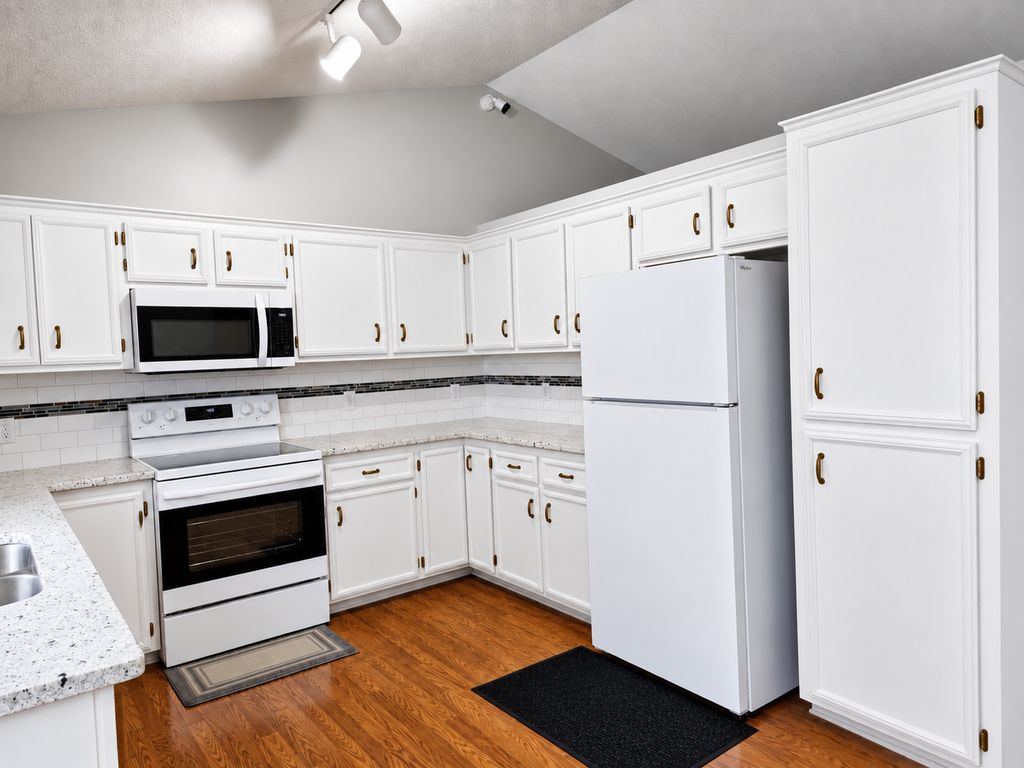 7005 Jocelyn Avenue S, Cottage Grove, MN 55016 — photo 5