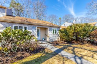 67 Woodland Trl 67, Falmouth, MA 02536