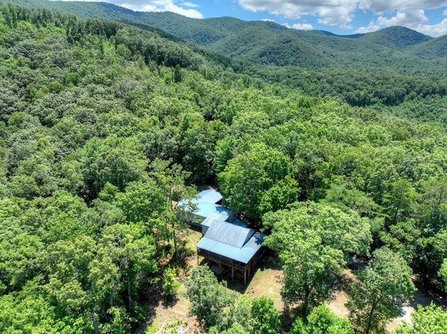 1170 Winchester Creek, Young Harris, GA 30582