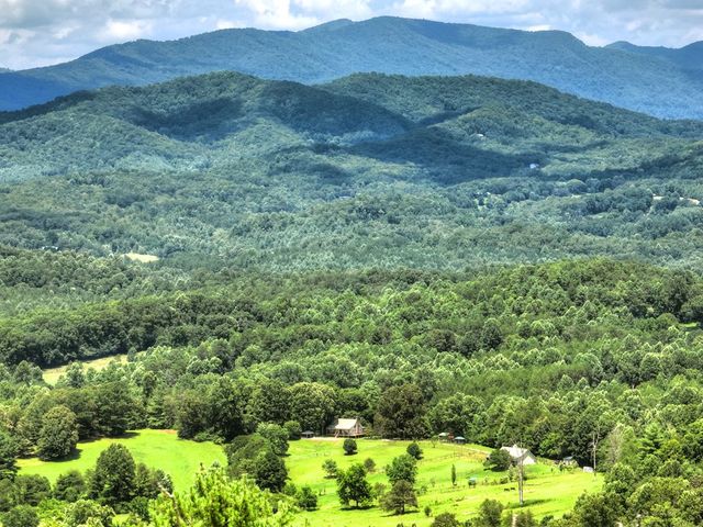 1170 Winchester Creek, Young Harris, GA 30582