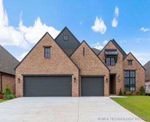 6617 S Fir Avenue, Broken Arrow, OK 74011