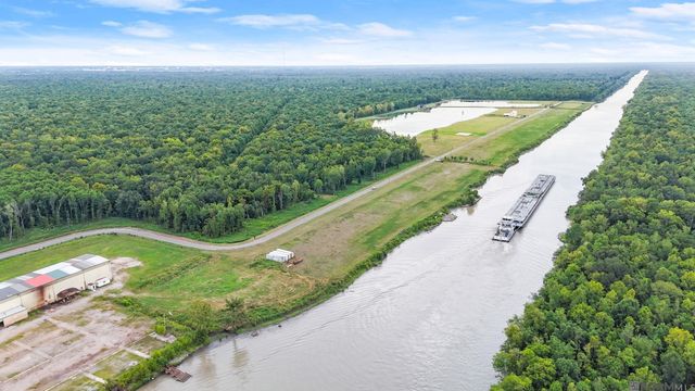 6046 Mill Town Rd, Brusly, LA 70719