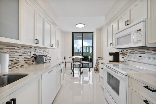 19500 Turnberry Way 5F, Aventura, FL 33180