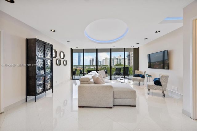 19500 Turnberry Way 5F, Aventura, FL 33180