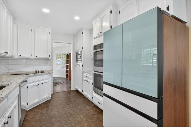 2325 Rio Verde Dr, Riverbank, CA 95367