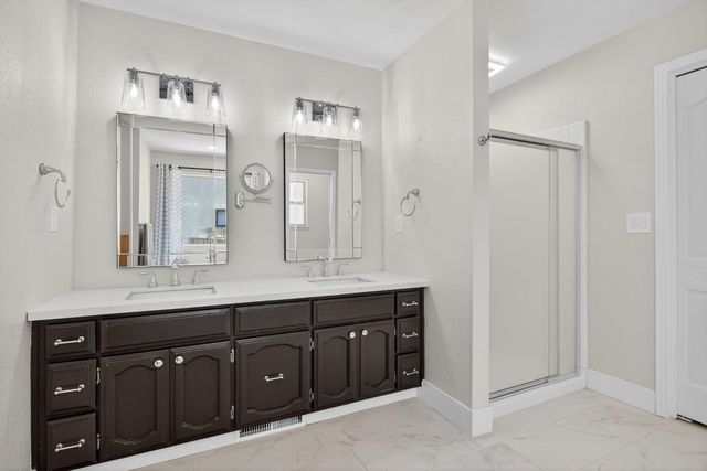 2325 Rio Verde Dr, Riverbank, CA 95367