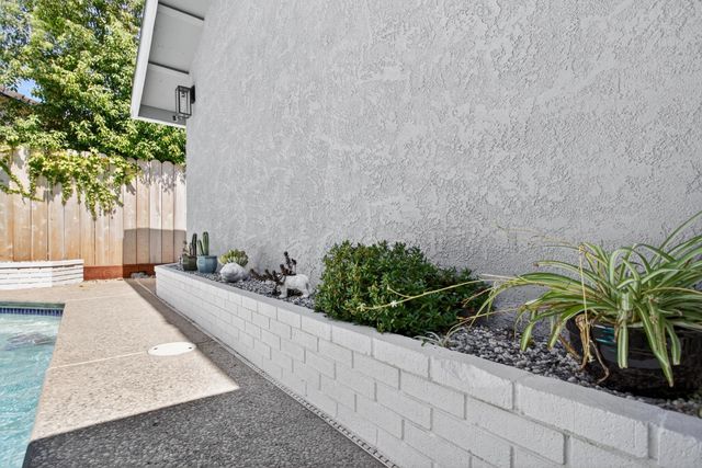 2325 Rio Verde Dr, Riverbank, CA 95367