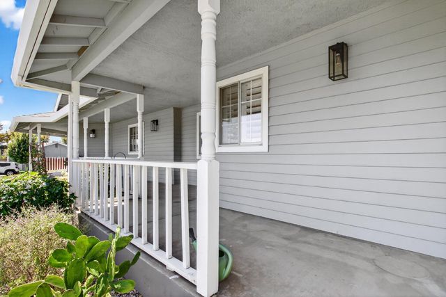 2325 Rio Verde Dr, Riverbank, CA 95367