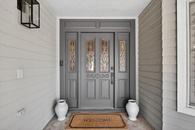 2325 Rio Verde Dr, Riverbank, CA 95367