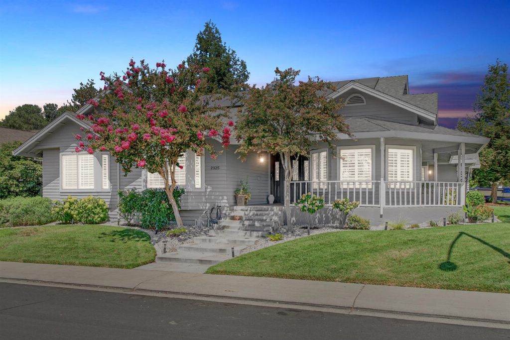 2325 Rio Verde Dr, Riverbank, CA 95367