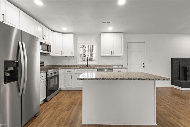 3025 Woodlawn DR, Suffolk, VA 23434