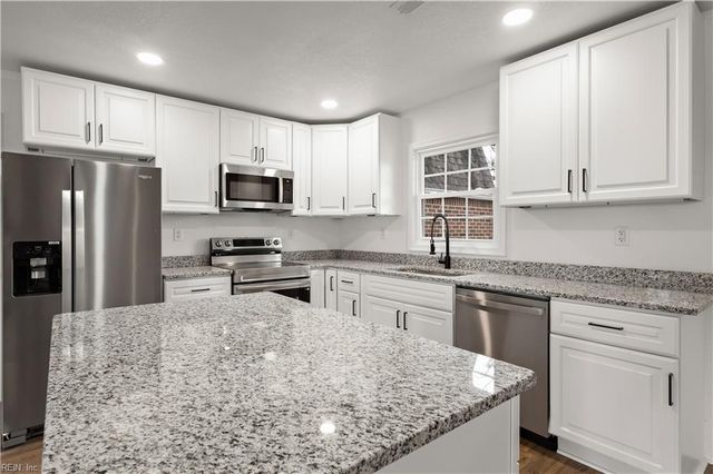 3025 Woodlawn DR, Suffolk, VA 23434