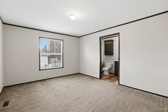 807 Swan Street, Rochester Hills, MI 48309