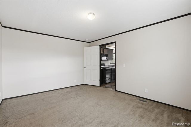 807 Swan Street, Rochester Hills, MI 48309