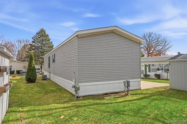 807 Swan Street, Rochester Hills, MI 48309