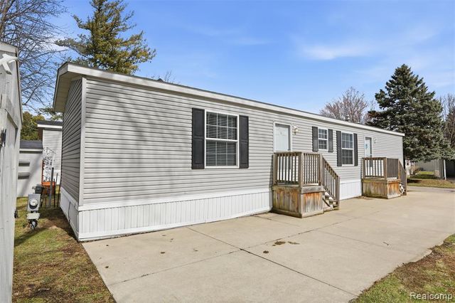 807 Swan Street, Rochester Hills, MI 48309