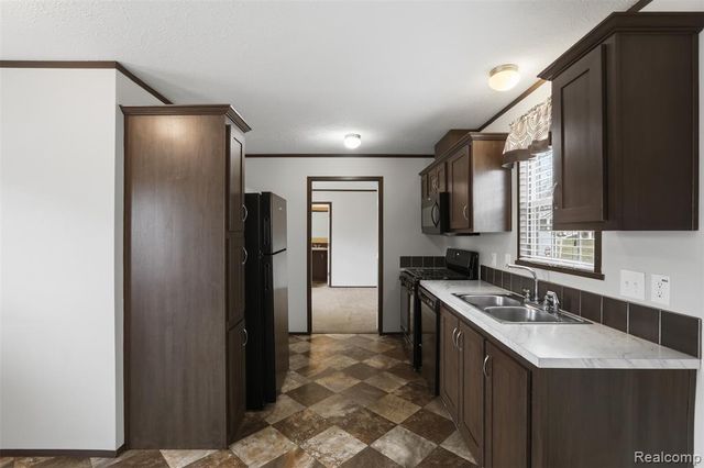 807 Swan Street, Rochester Hills, MI 48309