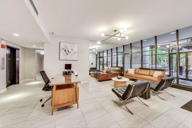 2728 N HAMPDEN Court 1405, Chicago, IL 60614