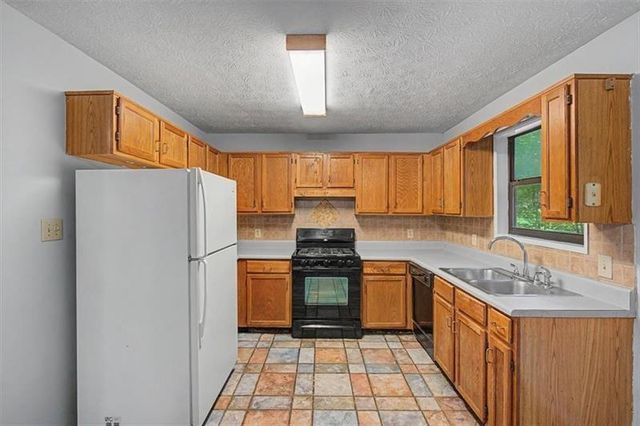 380 N Victoria Road, Woodstock, GA 30189