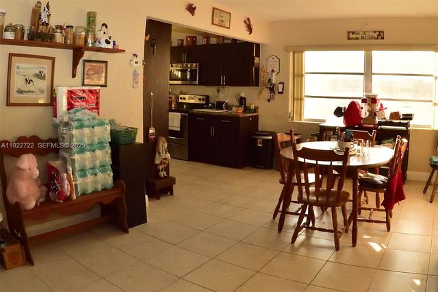 7508 Hayes St, Hollywood, FL 33024